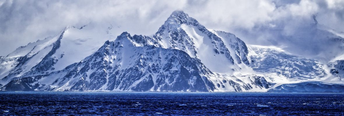 Elephant Island, Antarctica, seen from afar Elephant Island, Antarctica, seen from afar