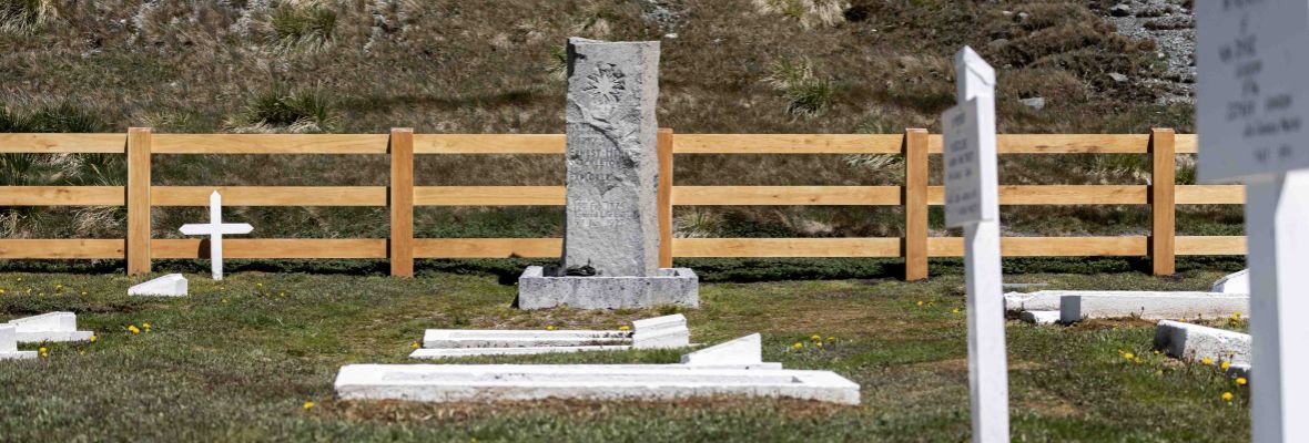 Sir Shackletons final resting place at Grytviken