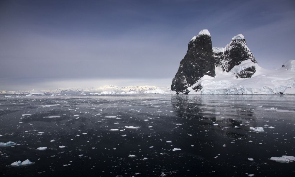 Cape Renard, entrance to the Lemaire Channel Cape Renard, entrance to the Lemaire Channel
