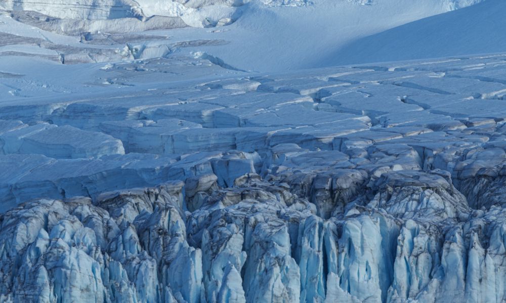 Ancient ice on the South Shetland islands Ancient ice on the South Shetland islands