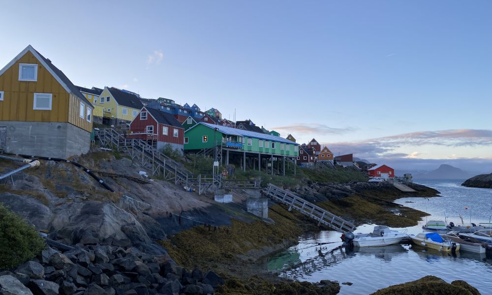 Sunrise in Kangaamiut 