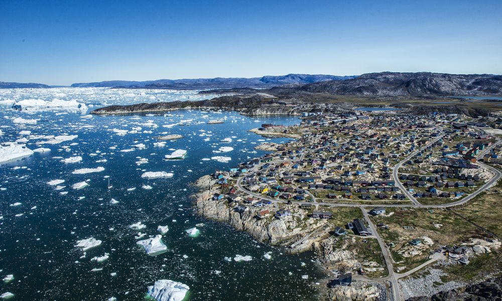 Overlooking Ilulissat Overlooking Ilulissat