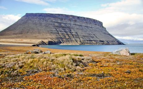 Mount Dundas, Thule, Northern Greenland Mount Dundas, Thule, Northern Greenland